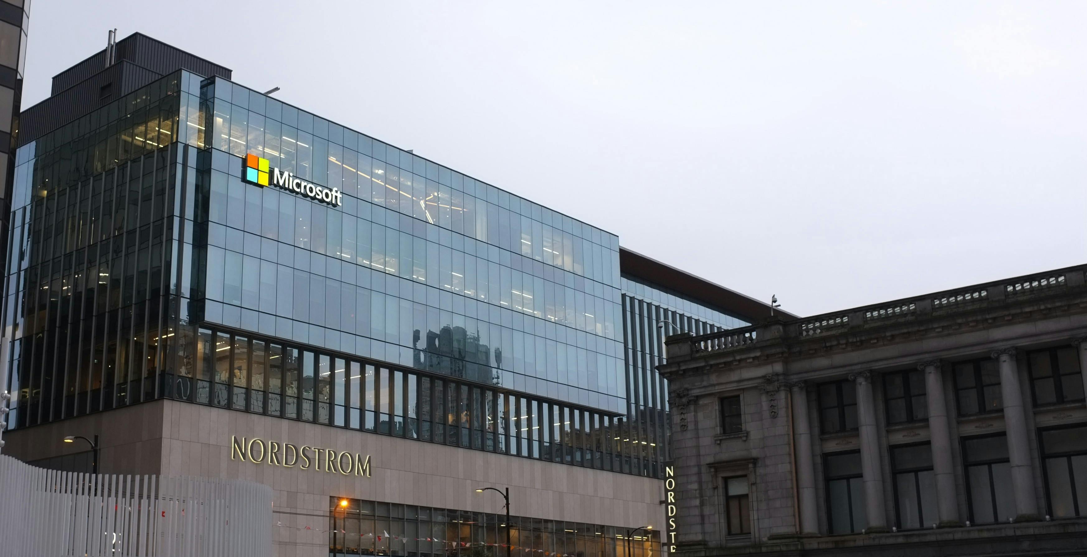 Cloud, le concessioni di Microsoft ai concorrenti per evitare l'indagine dell'UE. Su Slack, però, tace