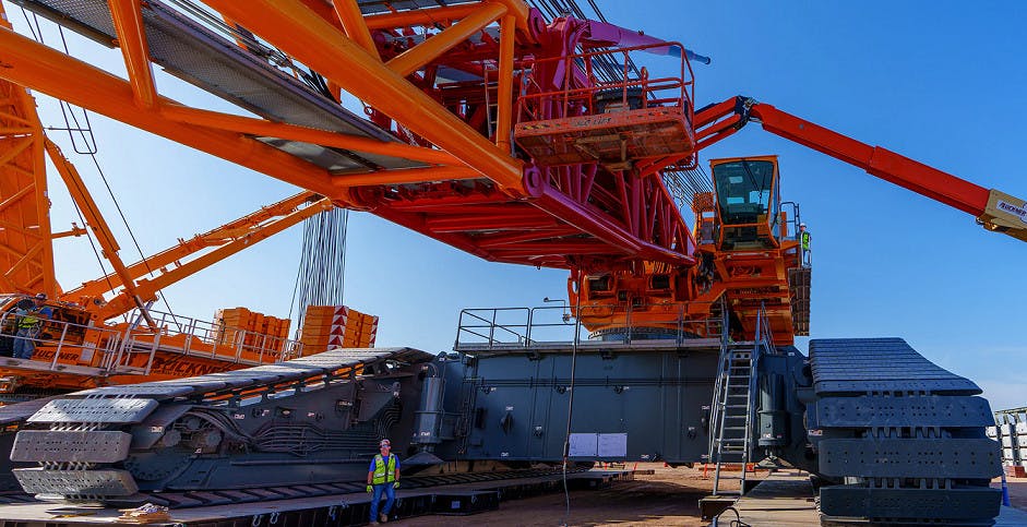 Per costruire la nuova fabbrica di processori Intel in Arizona sta usando la gru più potente al mondo