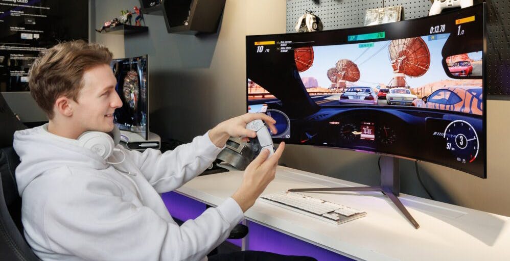 LG porterà al CES due monitor OLED da gaming da 240 Hz e con un tempo di risposta pazzesco. Il 45” è curvo