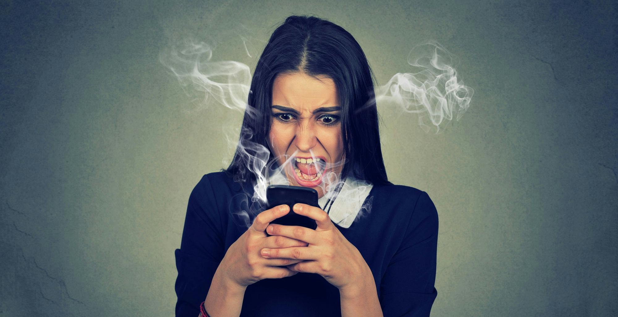 IA ibrida, per far fronte ai consumi esagerati dell'intelligenza artificiale si usano i prodotti degli utenti