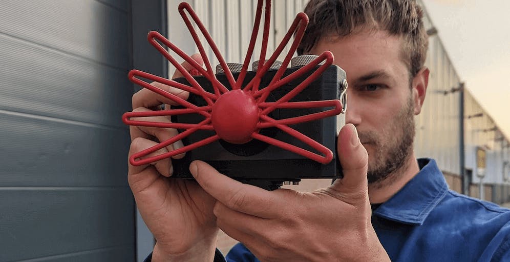 Paragraphica è la ”fotocamera” senza obiettivo e senza sensore che scatta immagini prodotte dall’IA