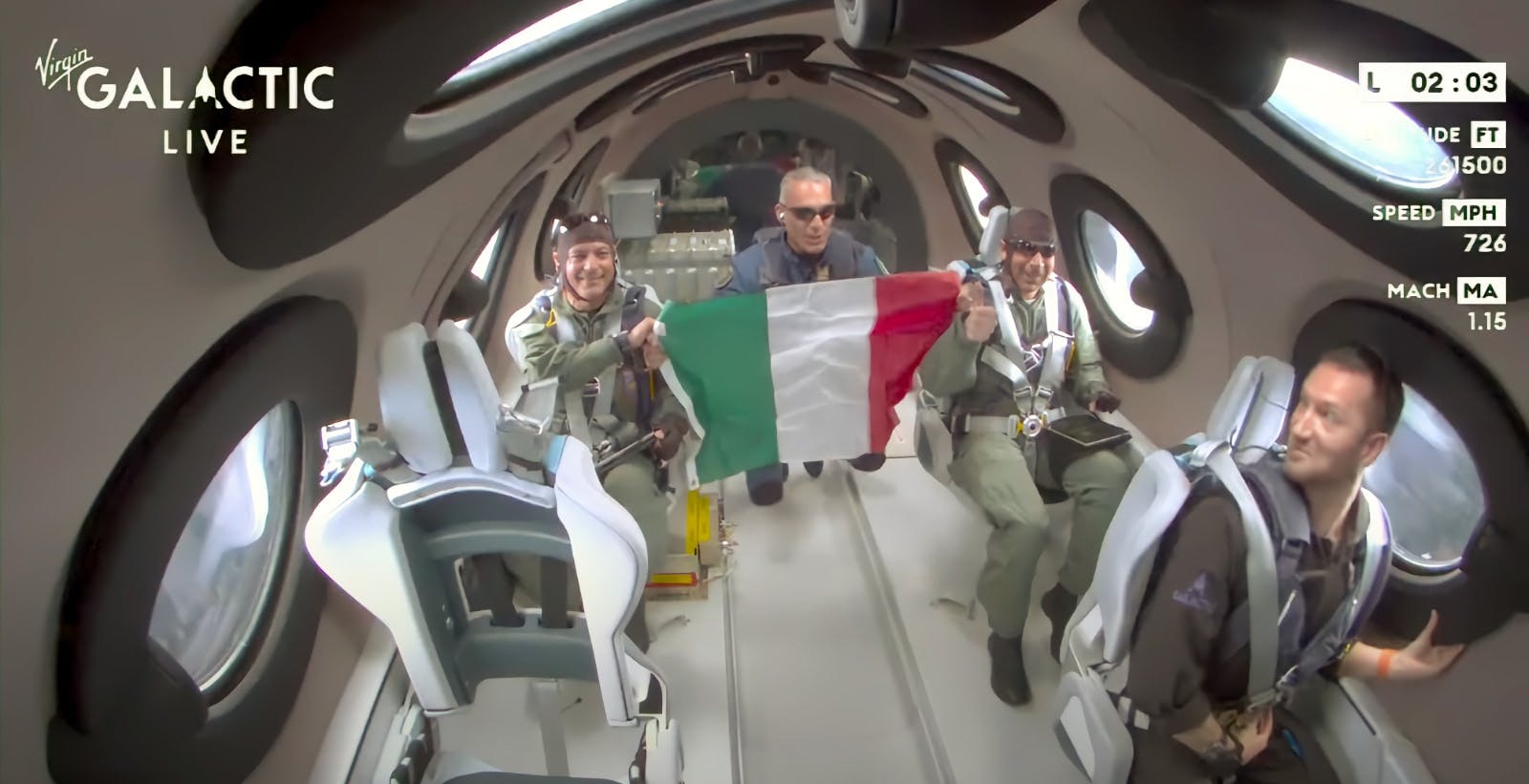 Il primo volo commerciale di Virgin Galactic è stato un successo. A bordo equipaggio italiano