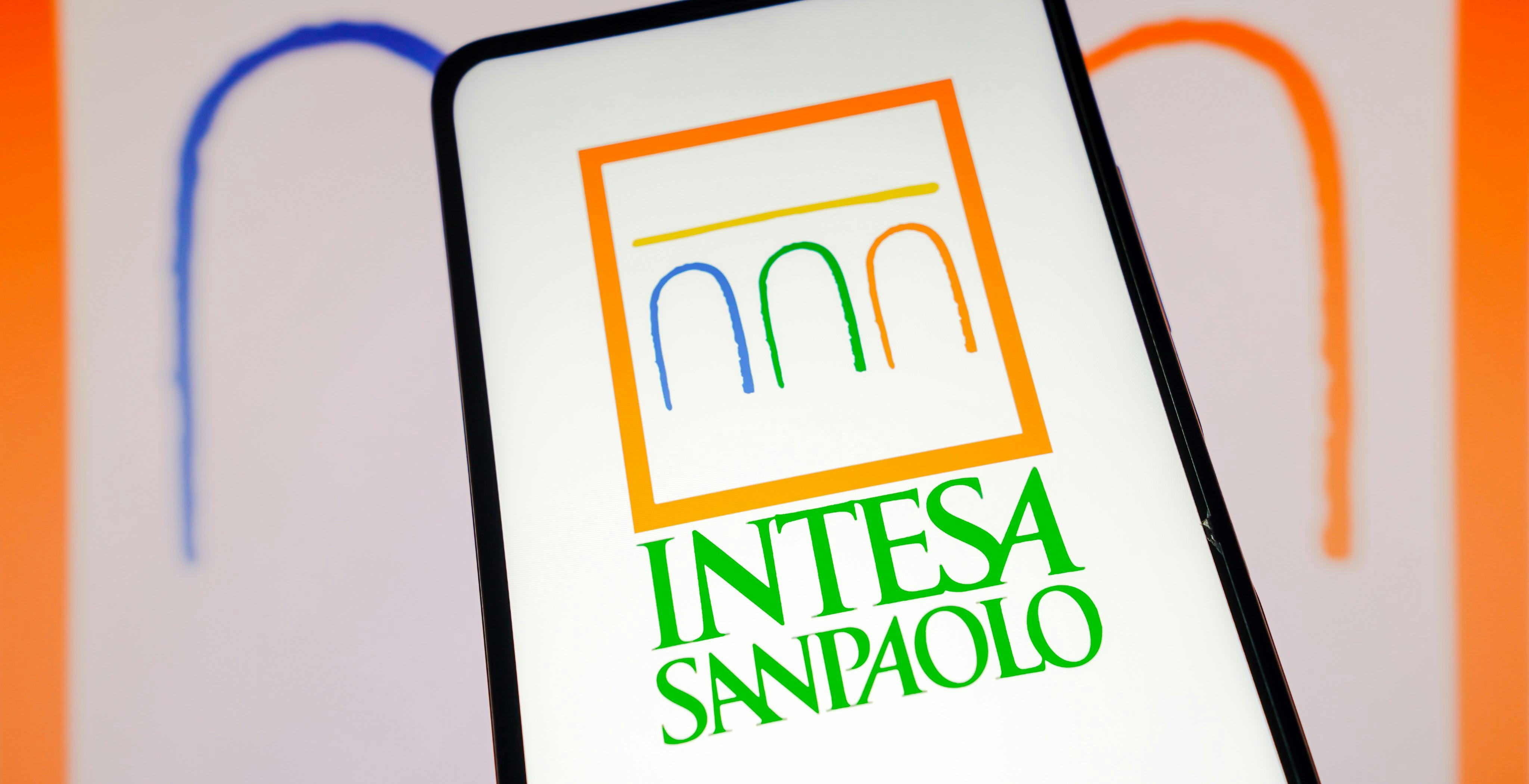 Clienti Intesa Sanpaolo trasferiti forzatamente a Isybank: sorpresi e inferociti