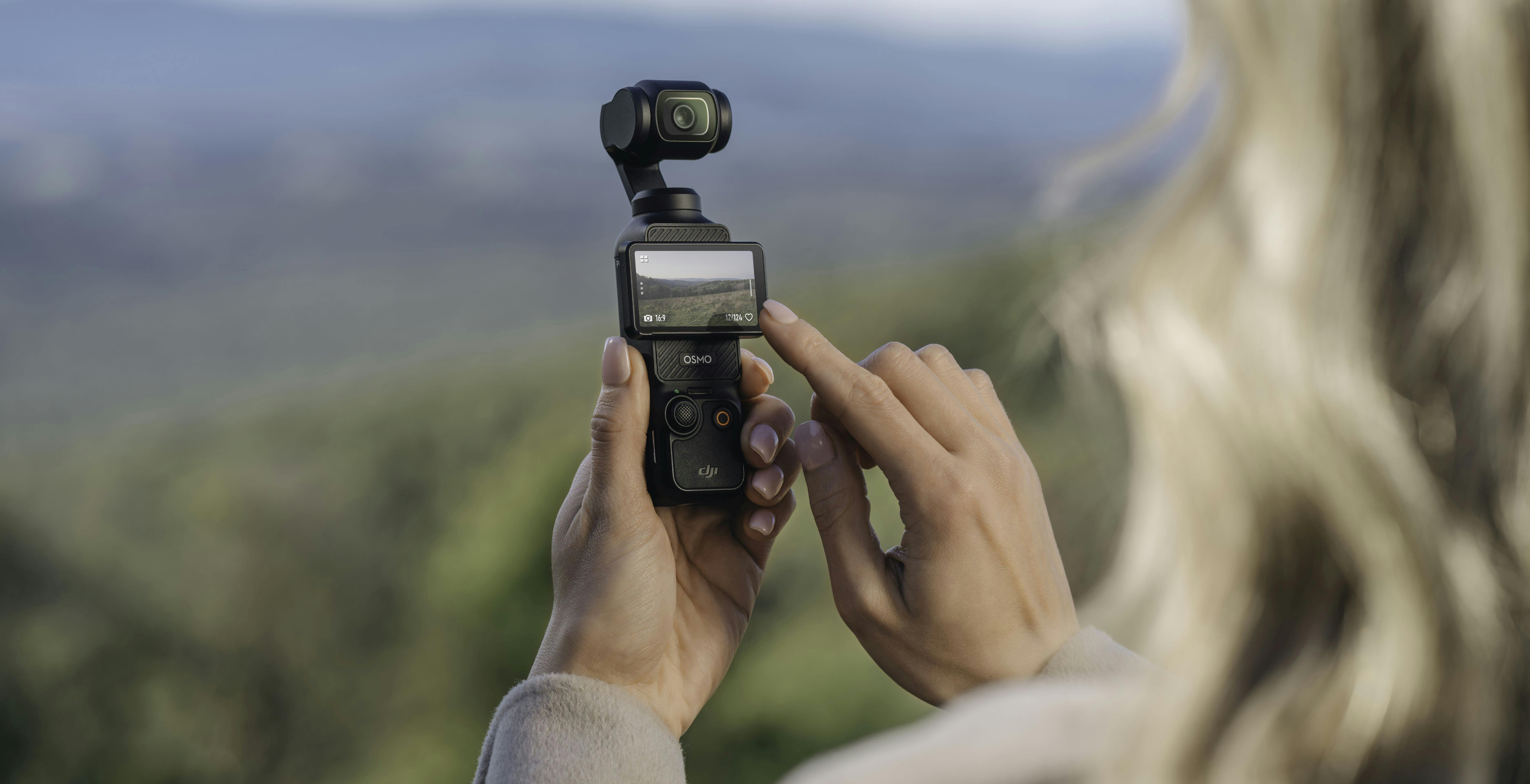 Osmo Pocket 3, il mini gimbal con fotocamera di DJI ora ha un sensore da 1” e lo schermo rotabile