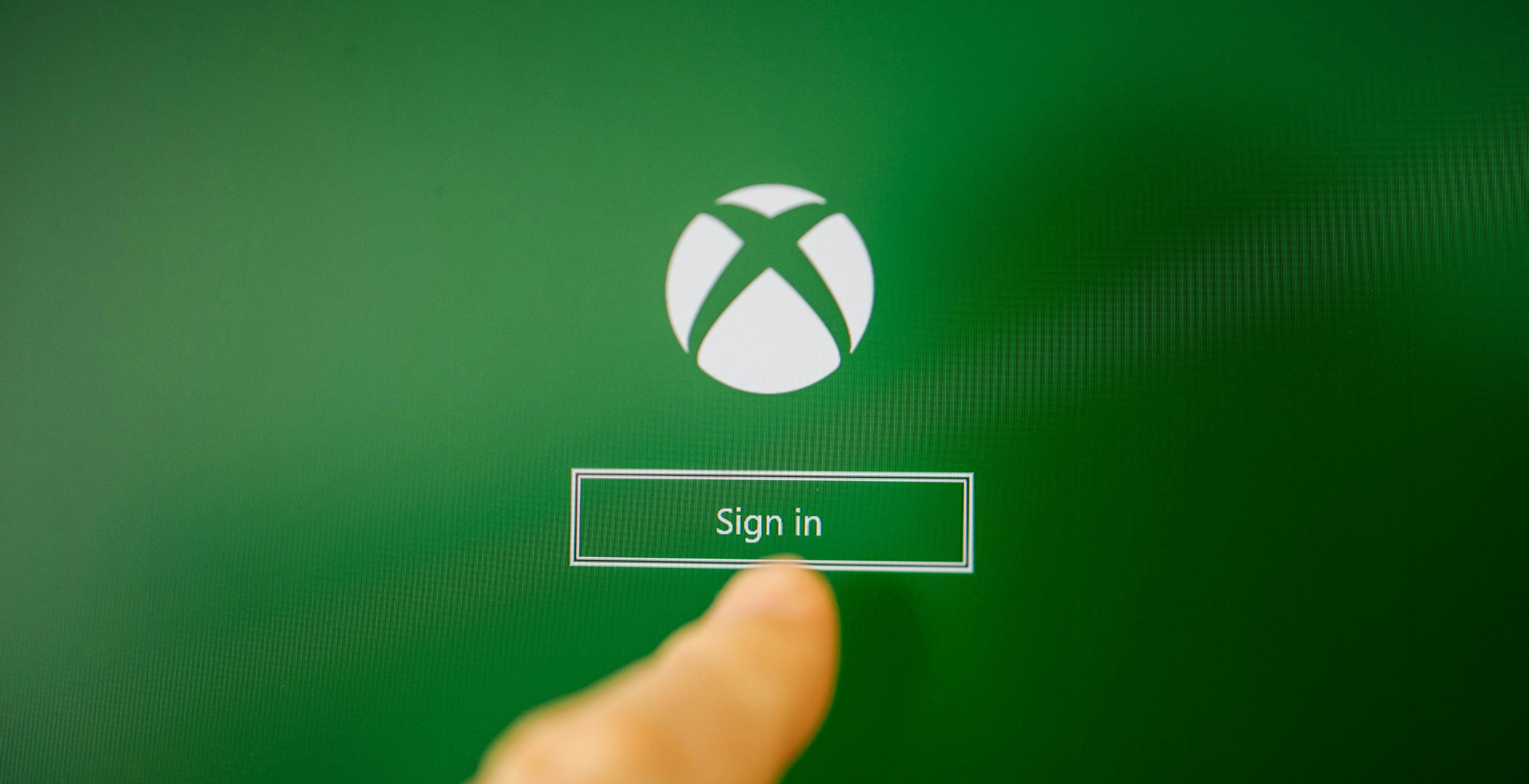 Controller e accessori per Xbox "non autorizzati" bloccati dal 12 novembre. Microsoft avverte gli utenti