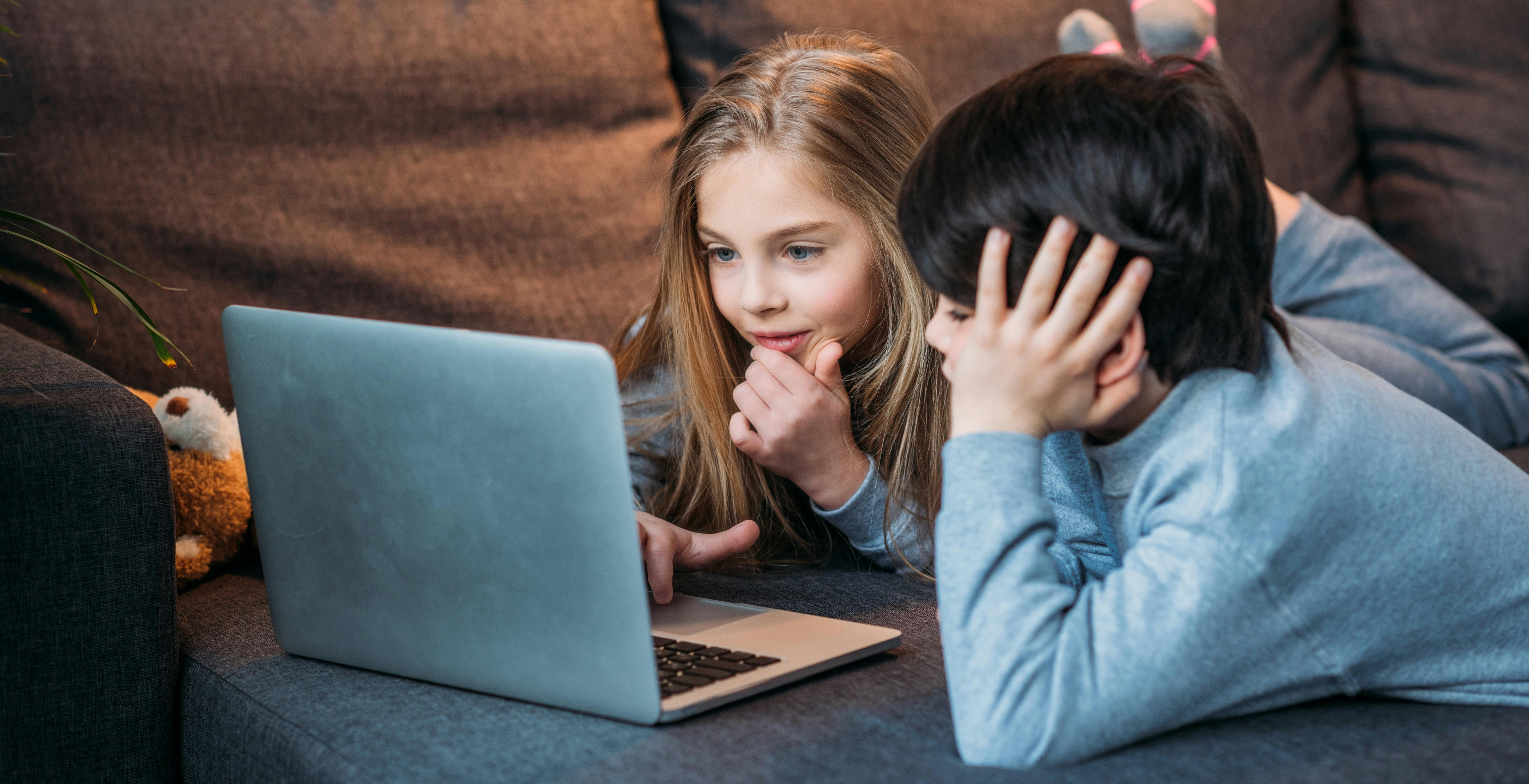 Verificare l'età dei minorenni online. Parte la consultazione dell'AGCOM per capire come fare