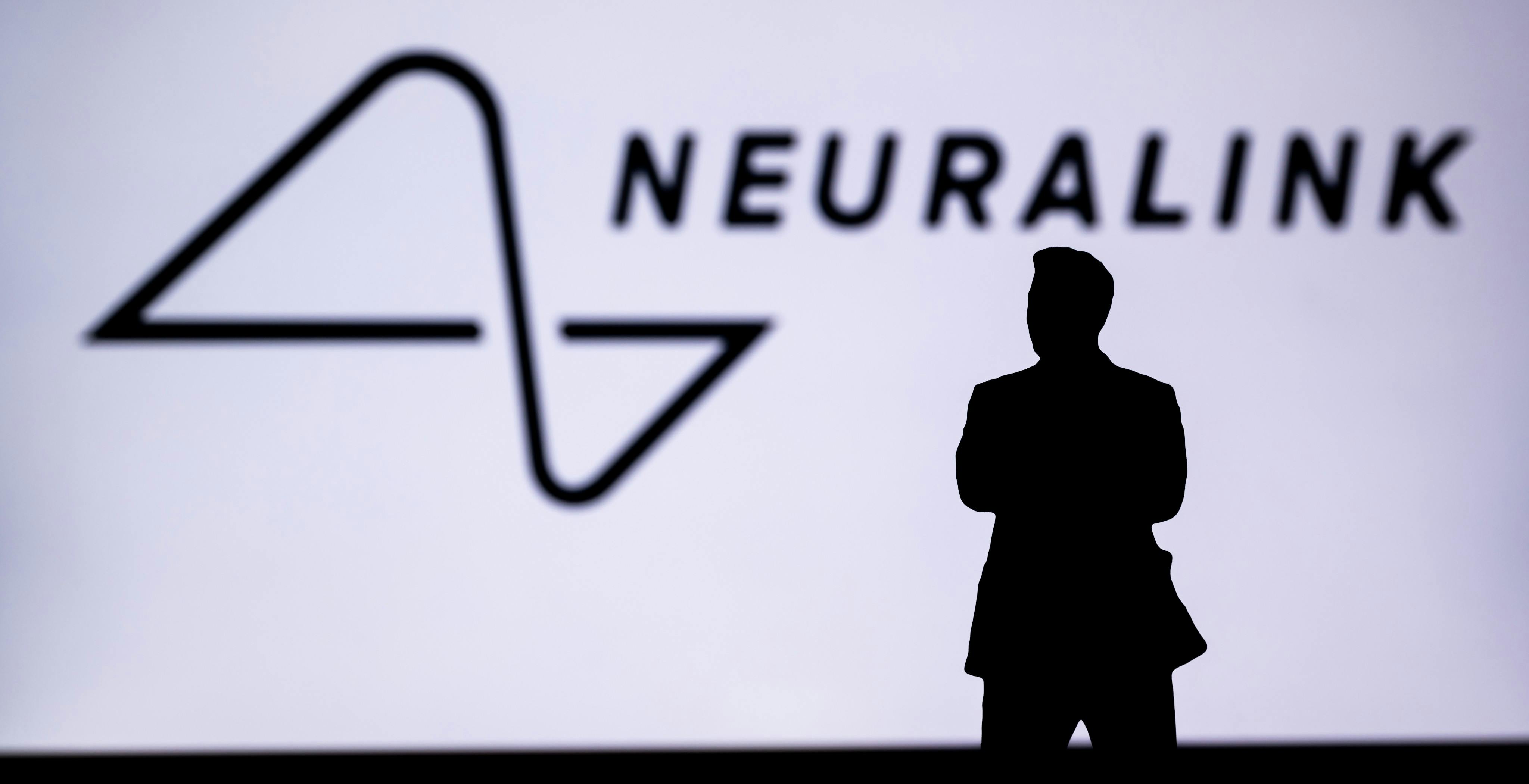 Neuralink dovrà innestare un secondo impianto al suo paziente. Troppi fili si sono ritratti dal cervello