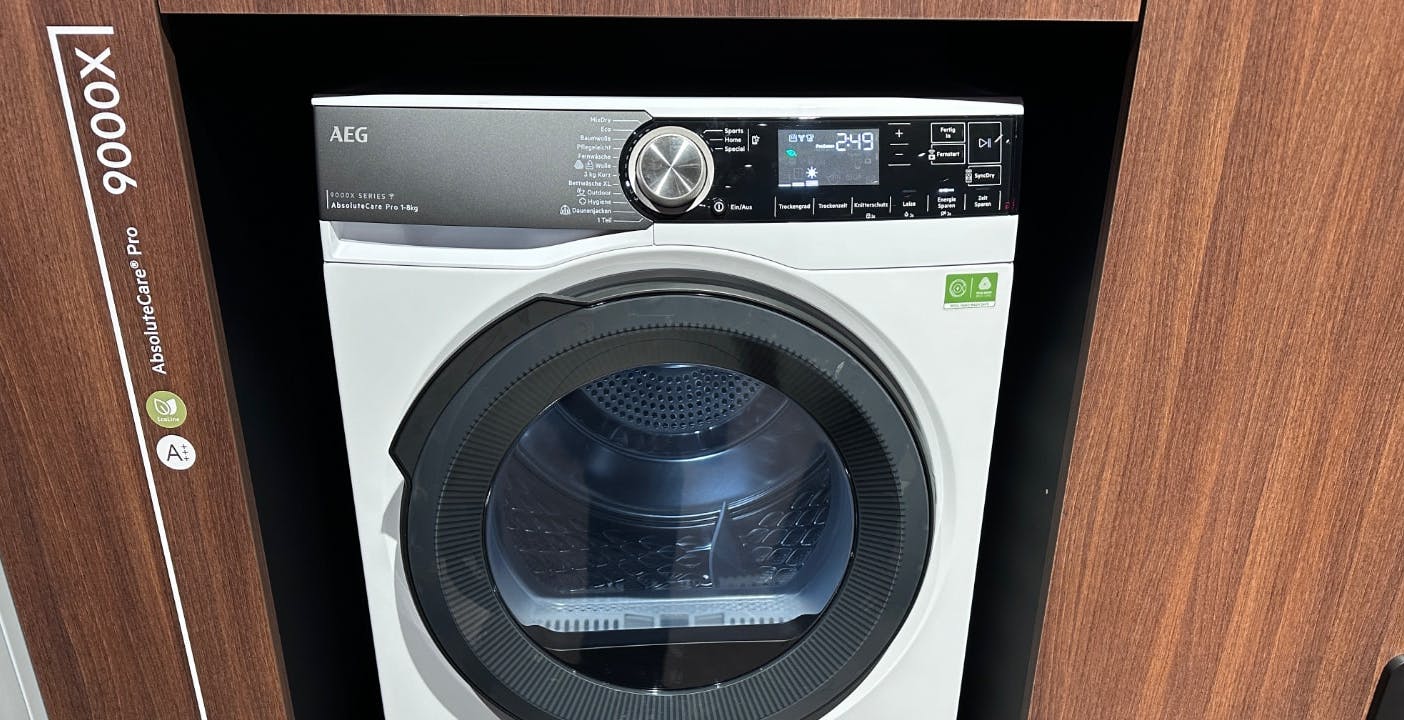 AEG lancia 9000X AbsoluteCare Pro, l'asciugatrice veloce e con scansione 3D dei capi