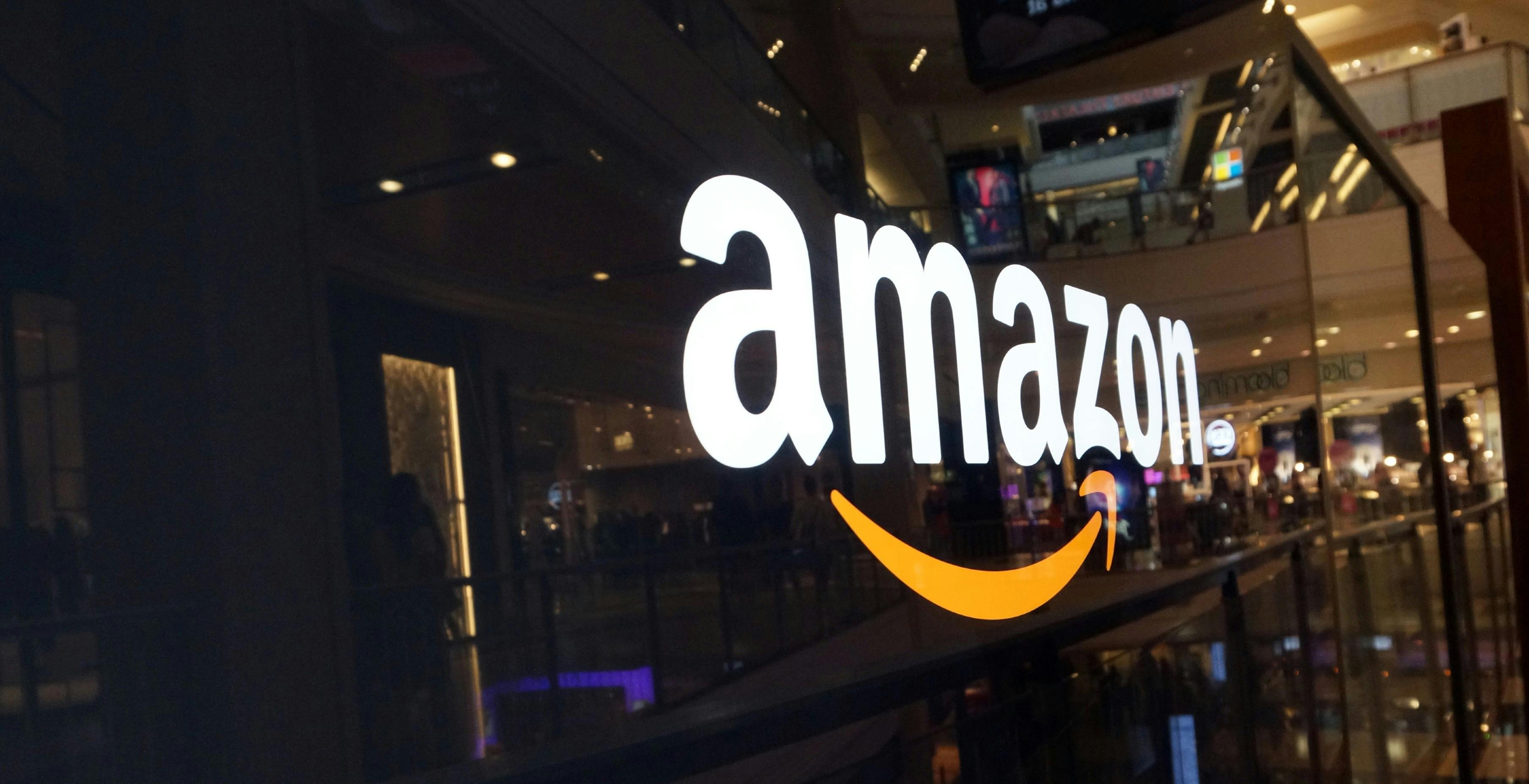 Amazon, in sviluppo occhiali smart per dare indicazioni ai corrieri e consegnare più pacchi e in meno tempo