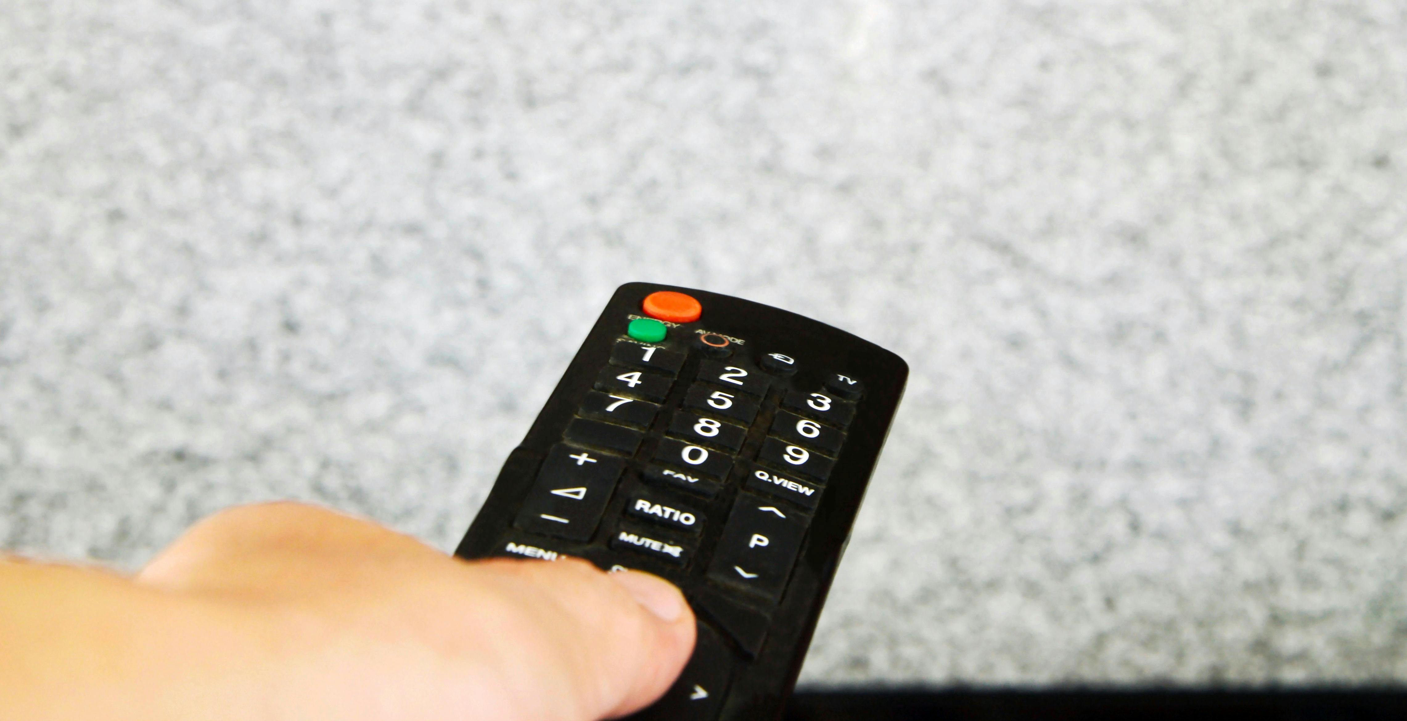 DAZN blocca SmartOne IPTV su TV LG e Samsung. Agcom ordina lo sblocco, ma il player è sotto scacco